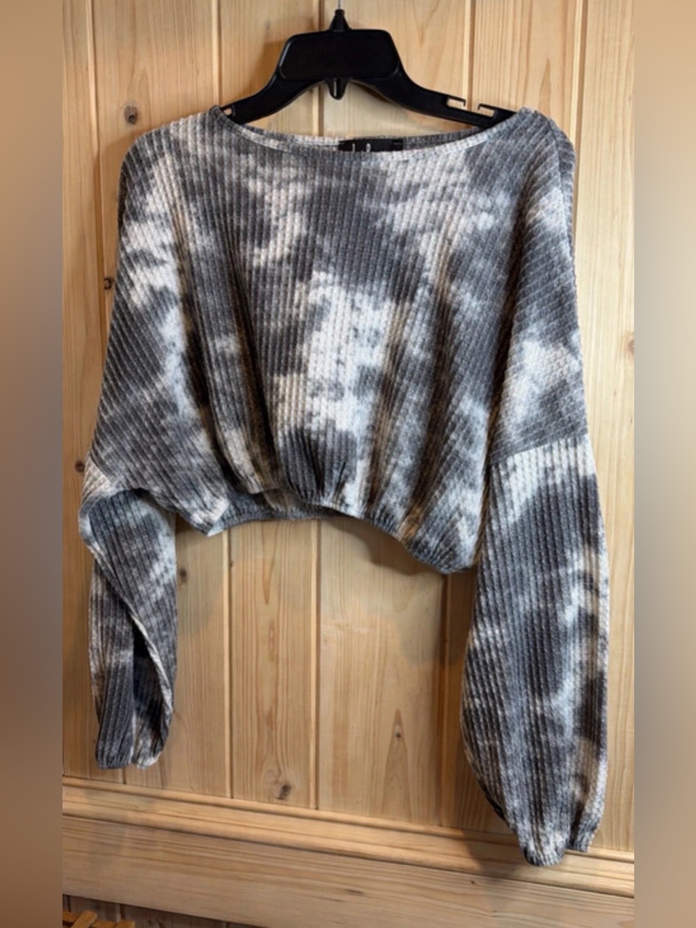 Lulus Gray & White Tie-Dye Ribbed Cropped Sweater